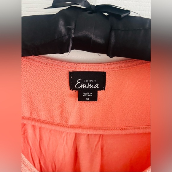 WOMEN'S SIMPLY EMMA TOP BLOUSE TUNIC Size 1X Roll Tab Sleeve Hi- Low Hem 1/4 Zip - Picture 5 of 8